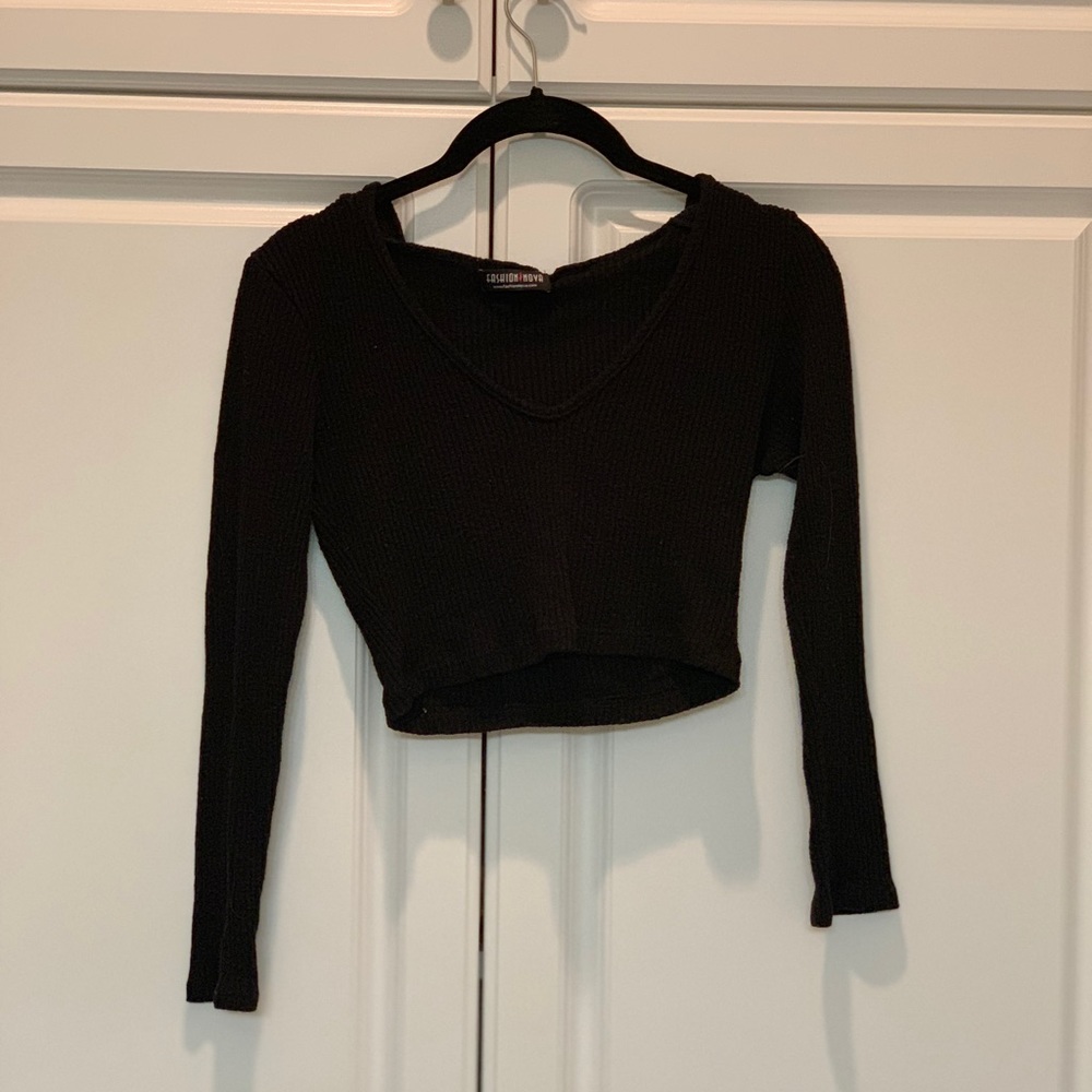 Black Hoodied Crop Top